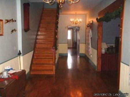 The Yorkshire Inn Phelps Интерьер фото